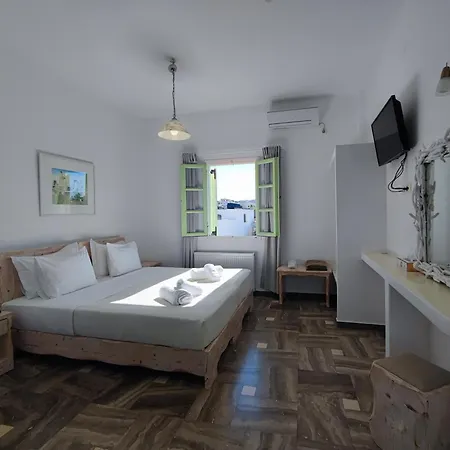 The Cliff Reflections - Adults Only Megalochori (Santorini)