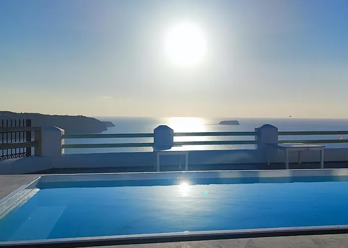 The Cliff Reflections - Adults Only Megalochori (Santorini)