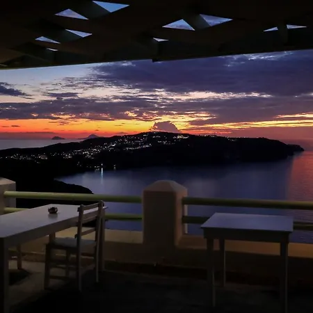 The Cliff Reflections - Adults Only Apartment Megalochori (Santorini)